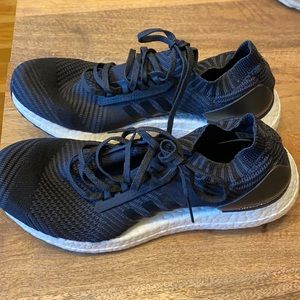 Women’s 10 Ultraboost Running in carbon black